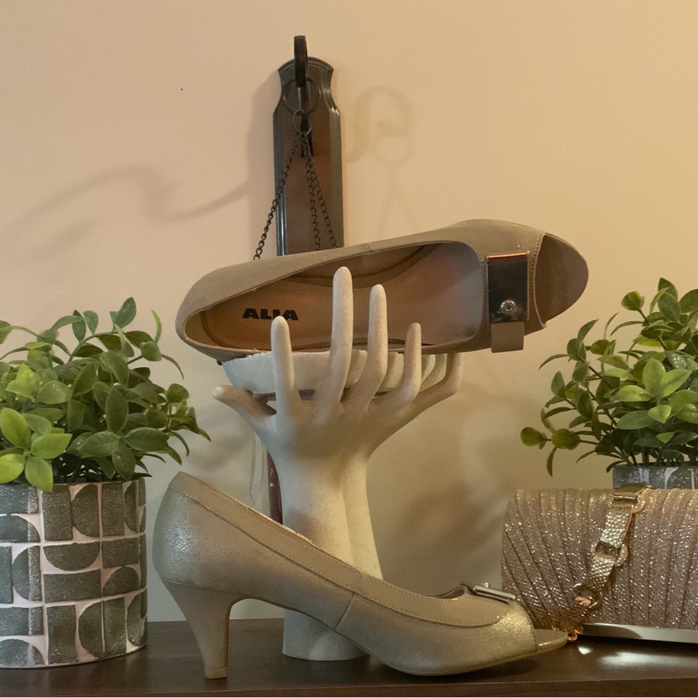 Aldo Tan Heels Elegant and Versatile